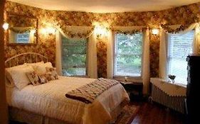 Lily House Bed And Breakfast Suffield Ct